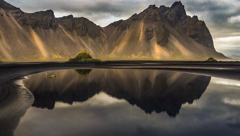 Обои озеро, горы, отражение, исландия, vestrahorn, coastal mountain range, stokksnes, lake, mountains, reflection, iceland разрешение 2048x1108 Загрузить