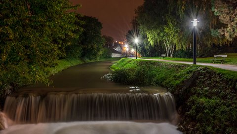 Обои ночь, деревья, фонари, река, водопад, загреб, night, trees, lights, river, waterfall, zagreb разрешение 2560x1600 Загрузить