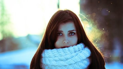 Обои глаза, девушка, брюнетка, лицо, шарф, eyes, girl, brunette, face, scarf разрешение 2560x1707 Загрузить