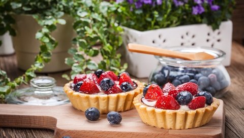 Обои клубника, сладенько, ягоды, тарт, лесные ягоды, крем, черника, сладкое, корзинка, десерт, тарталетка, аппетитная, delicious, strawberry, berries, tart, cream, blueberries, sweet, basket, dessert, tartlet разрешение 5456x3637 Загрузить