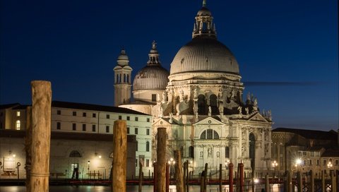 Обои ночь, огни, столбы, собор, венеция, канал, италия, night, lights, posts, cathedral, venice, channel, italy разрешение 1920x1262 Загрузить