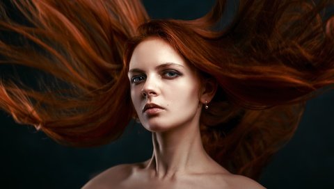 Обои девушка, взгляд, волосы, лицо, взмах, макияж, рыжеволосая, girl, look, hair, face, stroke, makeup, redhead разрешение 2000x1092 Загрузить