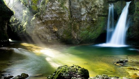 Обои вода, скалы, водопад, солнечный свет, water, rocks, waterfall, sunlight разрешение 2048x1306 Загрузить