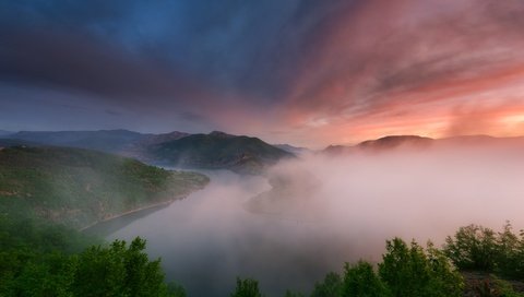 Обои свет, вечер, река, горы, природа, утро, туман, light, the evening, river, mountains, nature, morning, fog разрешение 2048x1463 Загрузить