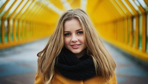 Обои девушка, блондинка, улыбка, портрет, взгляд, волосы, girl, blonde, smile, portrait, look, hair разрешение 1920x1280 Загрузить