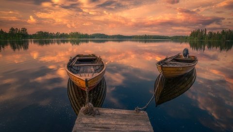 Обои небо, облака, деревья, озеро, отражение, лодки, причал, норвегия, the sky, clouds, trees, lake, reflection, boats, pier, norway разрешение 2000x1335 Загрузить