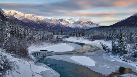 Обои деревья, река, горы, снег, зима, пейзаж, trees, river, mountains, snow, winter, landscape разрешение 2500x1667 Загрузить