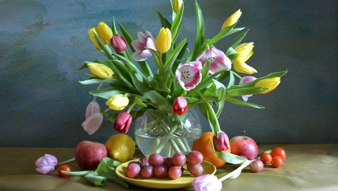 Обои цветы, виноград, фрукты, лимон, букет, тюльпаны, апельсин, яблоко, flowers, grapes, fruit, lemon, bouquet, tulips, orange, apple разрешение 2100x1356 Загрузить