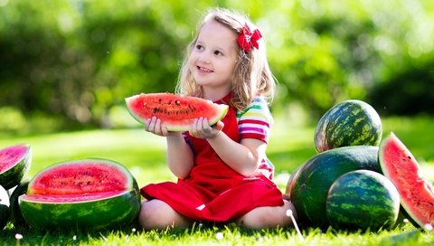 Обои природа, зелень, лето, радость, девочка, ребенок, арбузы, nature, greens, summer, joy, girl, child, watermelons разрешение 3001x2001 Загрузить