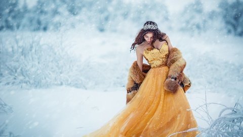 Обои снег, шатенка, зима, sergey shatskov, девушка, платье, модель, корона, принцесса, шуба, snow, brown hair, winter, girl, dress, model, crown, princess, coat разрешение 1920x1280 Загрузить