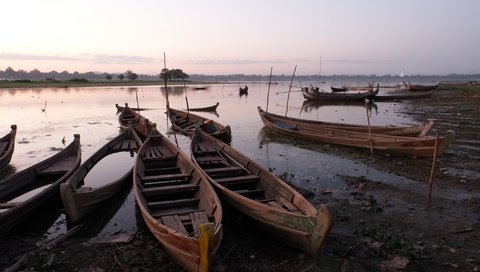 Обои небо, река, природа, берег, лодки, the sky, river, nature, shore, boats разрешение 2048x1365 Загрузить