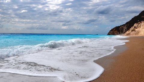 Обои облака, волны, пейзаж, море, скала, песок, пляж, горизонт, clouds, wave, landscape, sea, rock, sand, beach, horizon разрешение 3840x2400 Загрузить