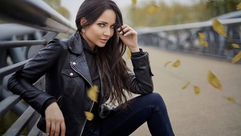 Обои девушка, поза, брюнетка, взгляд, модель, ангелина петрова, girl, pose, brunette, look, model, angelina petrova разрешение 2048x1365 Загрузить