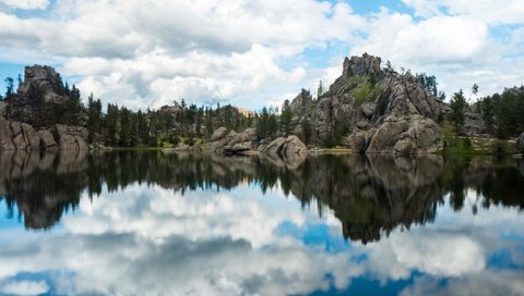 Обои небо, облака, озеро, скалы, природа, камни, отражение, пейзаж, the sky, clouds, lake, rocks, nature, stones, reflection, landscape разрешение 4608x3072 Загрузить