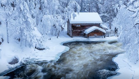 Обои река, природа, лес, зима, домик, jari ehrstrom, river, nature, forest, winter, house разрешение 1920x1080 Загрузить