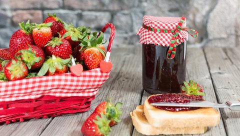 Обои клубника, джем, хлеб, ягоды, банка, корзинка, варенье, strawberry, jam, bread, berries, bank, basket разрешение 1920x1200 Загрузить