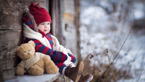 Обои зима, настроение, дети, мишка, игрушка, ребенок, мальчик, winter, mood, children, bear, toy, child, boy разрешение 1920x1200 Загрузить