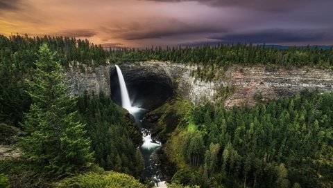 Обои деревья, водопад хелмкен, природа, лес, пейзаж, водопад, канада, британская колумбия, национальный парк, trees, the helmcken falls, nature, forest, landscape, waterfall, canada, british columbia, national park разрешение 2048x1152 Загрузить