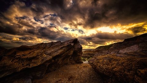 Обои небо, скалы, тучи, пейзаж, the sky, rocks, clouds, landscape разрешение 2048x1366 Загрузить