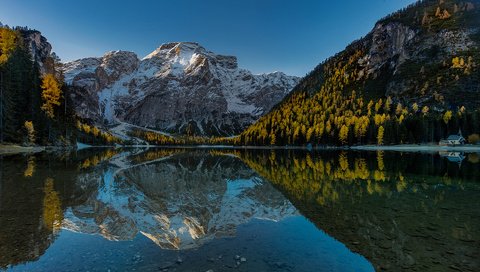 Обои небо, озеро, горы, природа, лес, отражение, the sky, lake, mountains, nature, forest, reflection разрешение 1920x1200 Загрузить