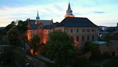 Обои замок, город, архитектура, здание, норвегия, осло, castle, the city, architecture, the building, norway, oslo разрешение 3456x2304 Загрузить