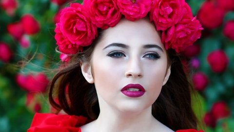 Обои цветы, брюнетка, взгляд, модель, лицо, венок, flowers, brunette, look, model, face, wreath разрешение 2520x1600 Загрузить