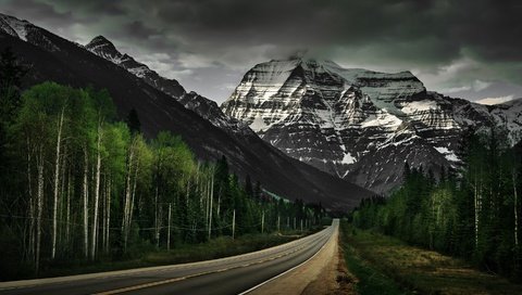 Обои дорога, облака, деревья, горы, скалы, снег, альпы, road, clouds, trees, mountains, rocks, snow, alps разрешение 2880x1800 Загрузить