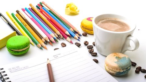 Обои кофе, карандаши, кофейные зерна, печенье, блокнот, цветные карандаши, макаруны, coffee, pencils, coffee beans, cookies, notepad, colored pencils, macaroon разрешение 6016x4016 Загрузить