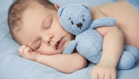 Обои спит, мишка, игрушка, ребенок, младенец, закрытые глаза, sleeping, bear, toy, child, baby, closed eyes разрешение 5760x3840 Загрузить