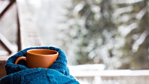 Обои зима, кофе, окно, чашка, шарф, winter, coffee, window, cup, scarf разрешение 2560x1706 Загрузить