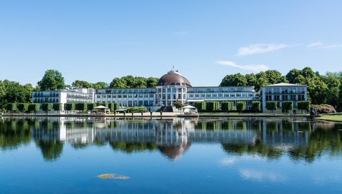 Обои отражение, город, германия, бремен, reflection, the city, germany, bremen разрешение 2048x1249 Загрузить