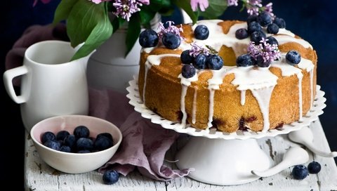 Обои ягоды, черника, сладкое, выпечка, глазурь, пирог, кекс, berries, blueberries, sweet, cakes, glaze, pie, cupcake разрешение 2048x1187 Загрузить