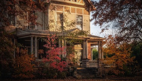 Обои деревья, осень, сад, дом, старый дом, фасад, blair turrell, trees, autumn, garden, house, old house, facade разрешение 3840x2400 Загрузить