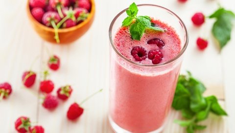 Обои мята, малина, ягоды, коктейль, стакан, молоко, mint, raspberry, berries, cocktail, glass, milk разрешение 5386x3592 Загрузить