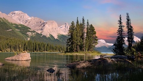 Обои озеро, горы, остров, канада, национальный парк джаспер, maligne lake, остров спирит, озеро малинье, lake, mountains, island, canada, jasper national park, island spirit, lake maligne разрешение 5812x3875 Загрузить