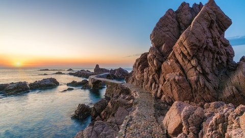 Обои скалы, море, побережье, испания, каталония, urbanitzacio rosamar, rocks, sea, coast, spain, catalonia разрешение 2048x1280 Загрузить