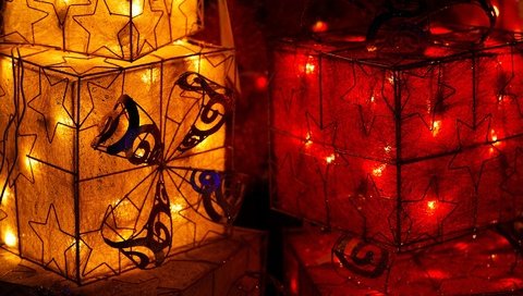 Обои свет, новый год, звезды, красные, рождество, желтые, огоньки, фонарики, light, new year, stars, red, christmas, yellow, lights, lanterns разрешение 1920x1200 Загрузить