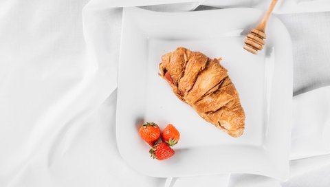 Обои клубника, завтрак, круассан, strawberry, breakfast, croissant разрешение 4924x3284 Загрузить