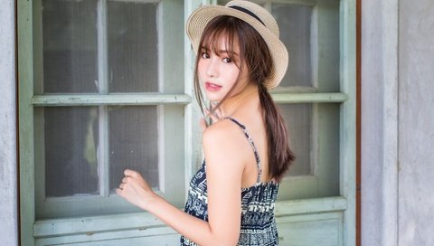 Обои девушка, взгляд, лицо, шляпа, азиатка, сарафан, girl, look, face, hat, asian, sundress разрешение 2048x1365 Загрузить