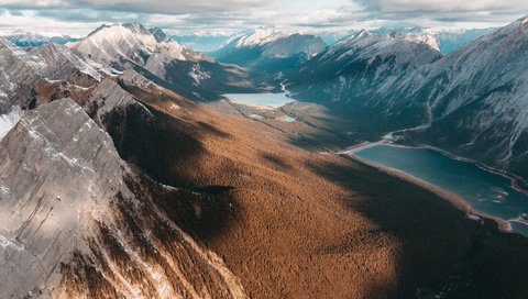 Обои облака, озеро, горы, леса, озёра, долина, clouds, lake, mountains, forest, valley разрешение 1920x1080 Загрузить