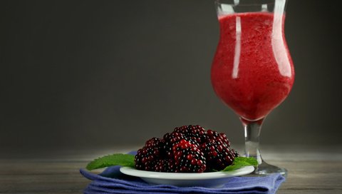 Обои напиток, бокал, завтрак, ежевика, сок, drink, glass, breakfast, blackberry, juice разрешение 2112x1188 Загрузить