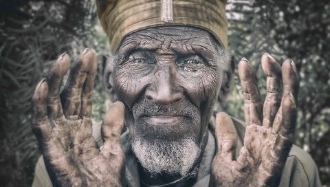 Обои портрет, лицо, мужчина, старик, православные, эфиопия, lalibela, portrait, face, male, the old man, orthodox, ethiopia разрешение 4392x2928 Загрузить