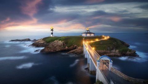 Обои море, маяк острова панча, cantabrian sea, маяк, pancha island lighthouse, остров панча, мост, остров, испания, galicia, ribadeo, галисия, pancha island, рибадео, кантабрийское море, sea, lighthouse, bridge, island, spain разрешение 2047x1365 Загрузить