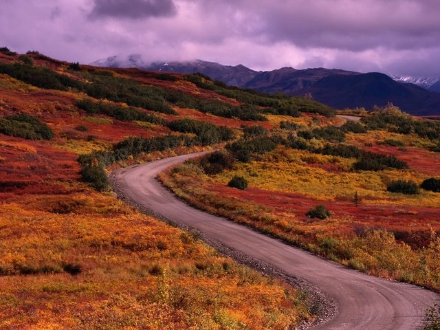 Обои дорога, трава, облака, горы, road, grass, clouds, mountains разрешение 3200x1200 Загрузить