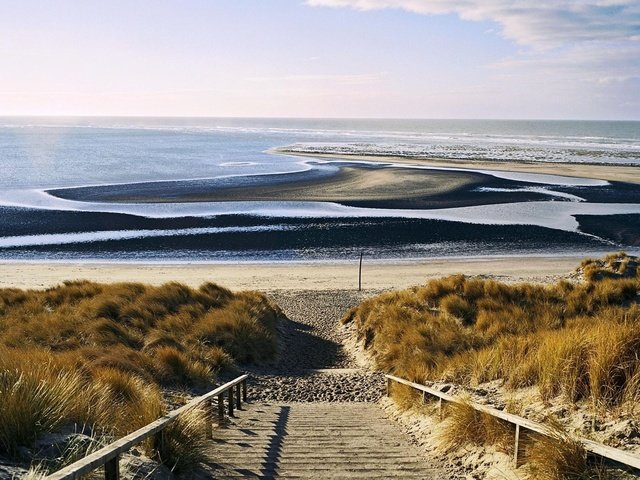 Обои природа, волны, лестница, пейзаж, море, песок, пляж, горизонт, nature, wave, ladder, landscape, sea, sand, beach, horizon разрешение 1920x1200 Загрузить