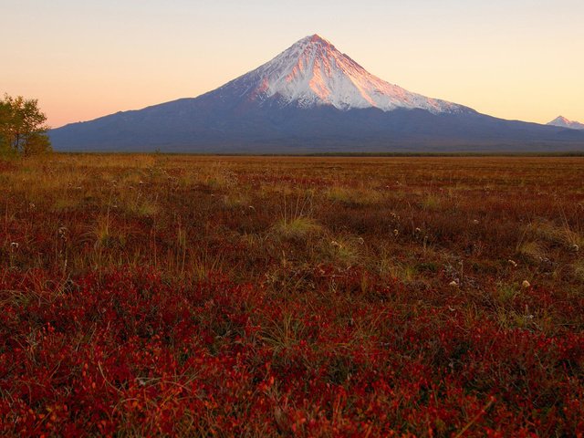 Обои закат, камчатка, вулкан, кроноцкая сопка, sunset, kamchatka, the volcano разрешение 1920x1080 Загрузить