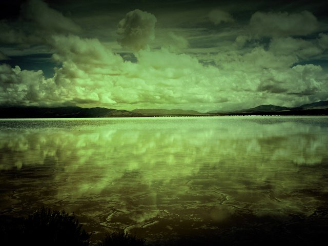 Обои облака, озеро, мрак, отражение, clouds, lake, the darkness, reflection разрешение 2560x1600 Загрузить