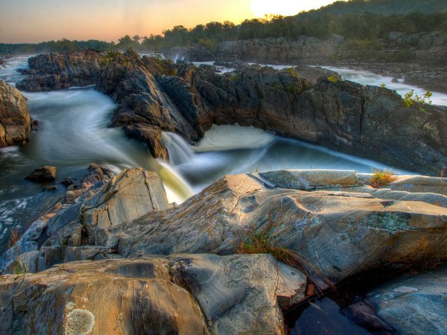 Обои река, вергиния, горы, камни, ручей, водопад, сша, течение, каскады, river, mountains, stones, stream, waterfall, usa, for, cascades разрешение 2560x1600 Загрузить