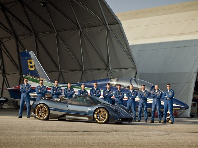 Обои самолет, ангар, пилоты, zonda, пагани, the plane, hangar, pilots, pagani разрешение 1920x1200 Загрузить