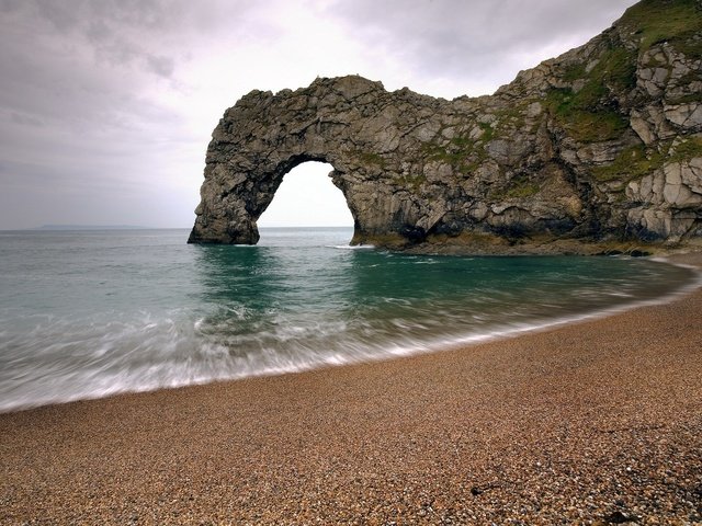 Обои галька, море, скала, заплыв, пролив, pebbles, sea, rock, swim, strait разрешение 1920x1200 Загрузить